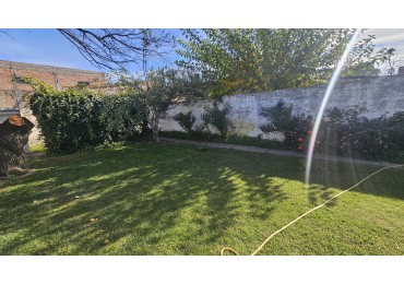 Venta de Casa Centrica en San Rafael - 3 Dormitorios, 420 m² Totales a pocos metros de escuelas, centros comerciales y el km 0
