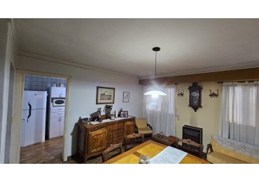 Vendo Casa Centrica amplia 4 dormitorios. Cercana al Colegio del Carmen, una Zona privilegiada de San Rafael  