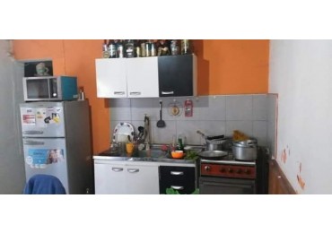 Venta de Propiedad Multifuncional con gas. Zona Hospital Español  - Casa + Departamento + Deposito en San Rafael